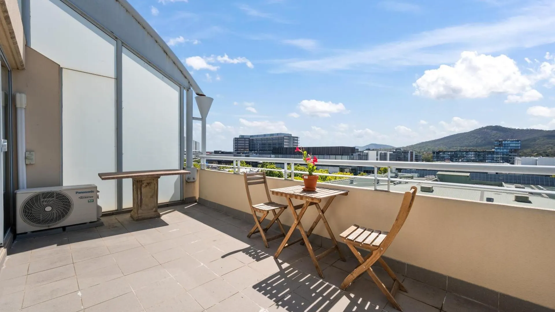 Dana-Private Room In A Shared Duplex Apartment -3 Canberra